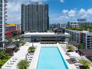 Building Photo - Cortland Midtown Miami