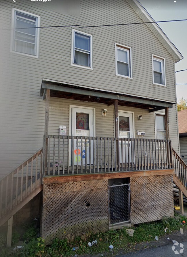 1120 Rock St