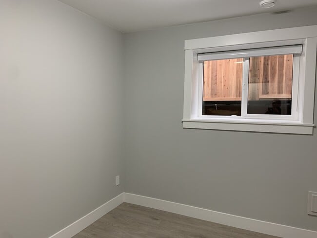 Building Photo - 10121-10172 172 St