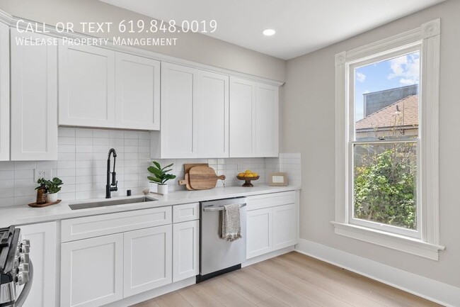 Building Photo - Charming 3-Bed 3-Bath Home in Golden Hill