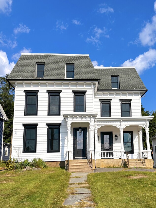 Primary Photo - 105 N Main St