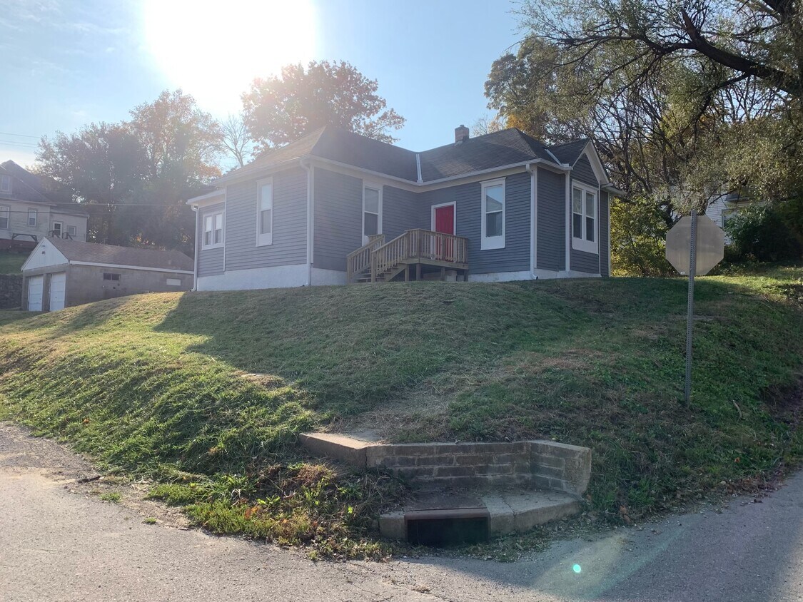Primary Photo - 520 Concord St