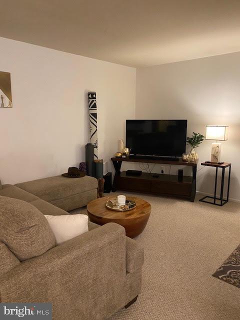 2322 Old Stone Mill Dr, East Windsor, NJ 08512 Room for Rent in