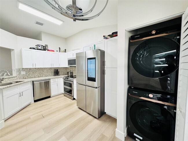 Foto del edificio - 1480 Sweetbay Way