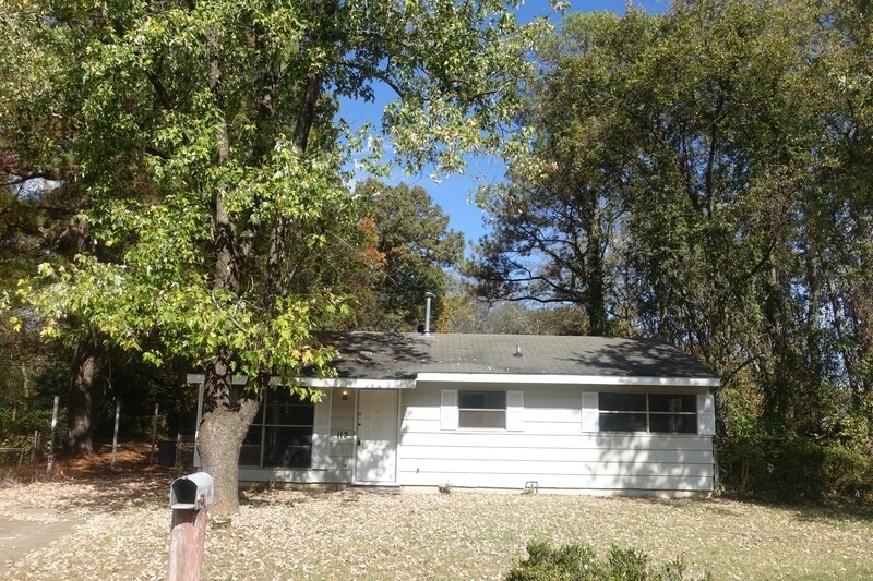 Primary Photo - 112 Thomas Cir
