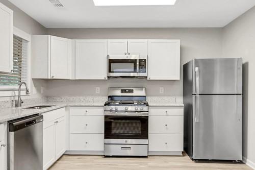Foto del edificio - 3700 Davis St