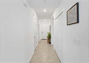 Building Photo - 15375 Grn Acrs Ave