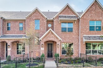 Building Photo - 6148 Blythe Dr