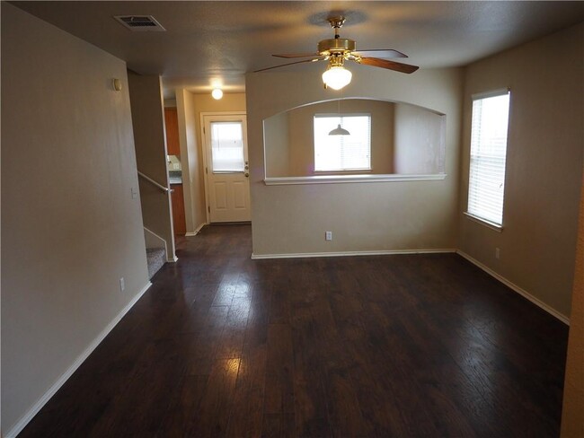 Foto del edificio - 506 Stewart Dr