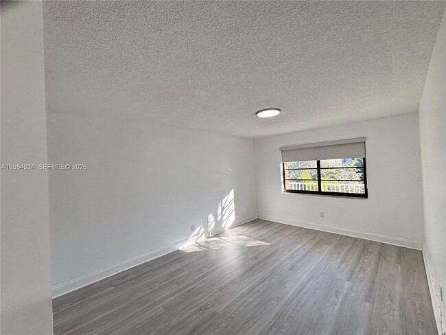 Foto del edificio - 9301 SW 92nd Ave