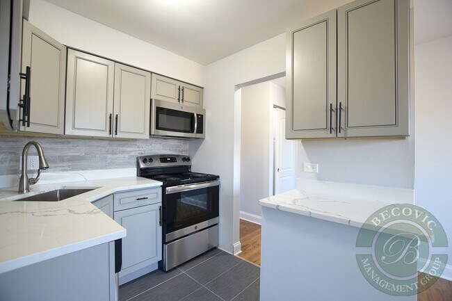 Foto del edificio - 7545 N Winchester Ave