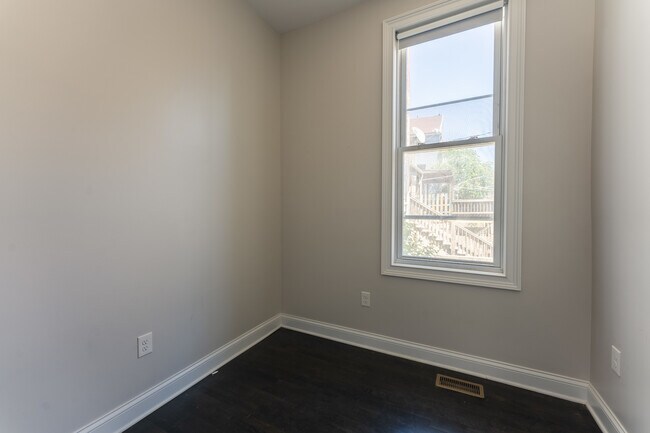 Foto del edificio - 2031 W 23rd St
