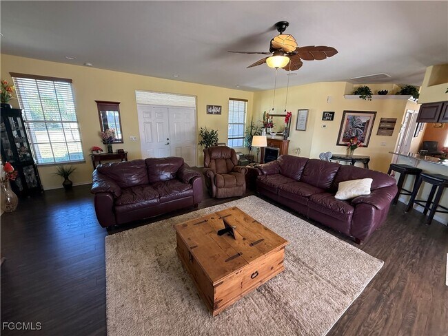 Foto del edificio - 3619 SW 6th Ave