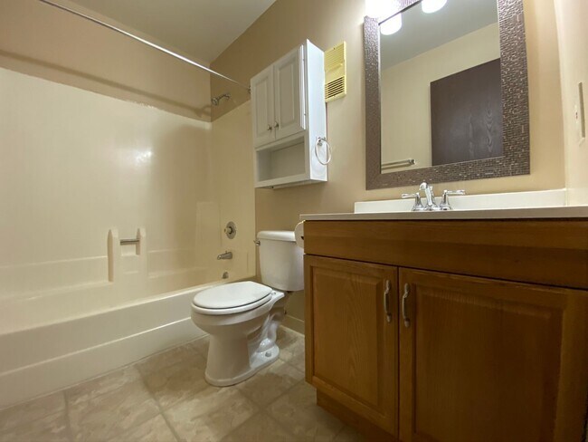 Foto del edificio - Spacious 1 BR Apartment in Lovely Location! Easy Access to Downtown & MORE! CALL TODAY!