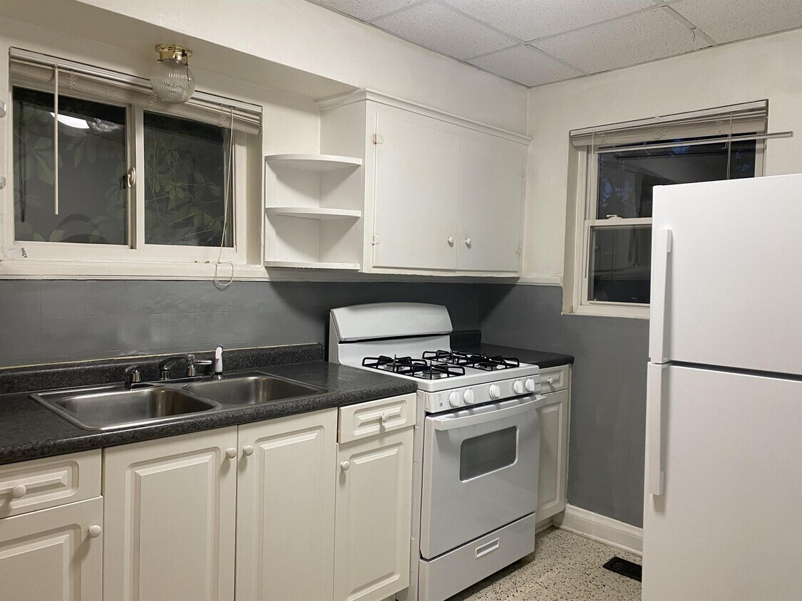 Foto principal - 112 1/2 Shepherd Ave
