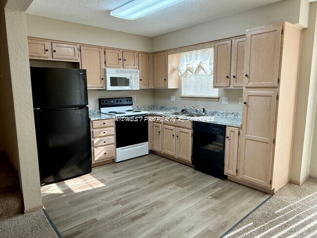 Foto del edificio - 2 Bedroom/2.5 Bath Townhome for Lease