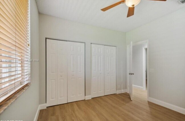 Building Photo - 726 Heritage Dr