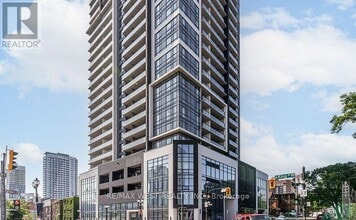 Building Photo - 15 Queen St S