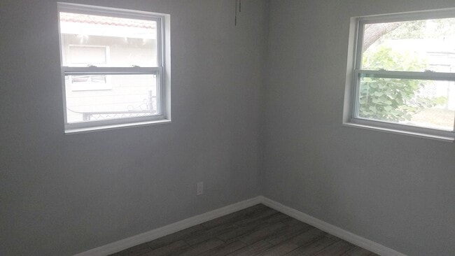 Building Photo - Newly Renovated 3 Bed / 2 Bath Home in Nor...