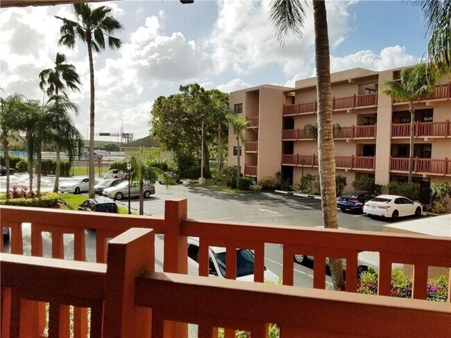 Foto del edificio - 1021 Mockingbird Ln