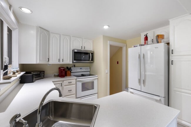 Building Photo - 189 N High St