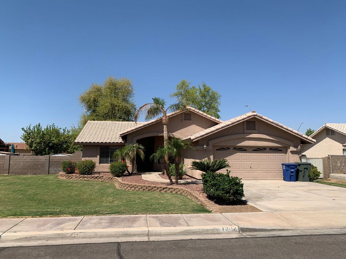 Foto principal - 3 BEDROOM HOME IN FALLS RANCH!