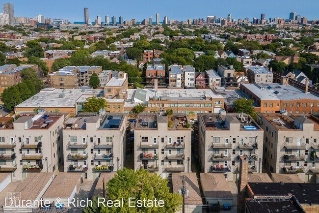 Foto del edificio - 2 br, 2 bath House - 3436 N Ashland Unit 2s