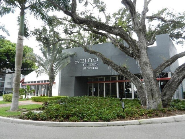 Foto del edificio - 680 NE 64th St