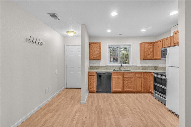 Foto del edificio - 55 NE Cook St