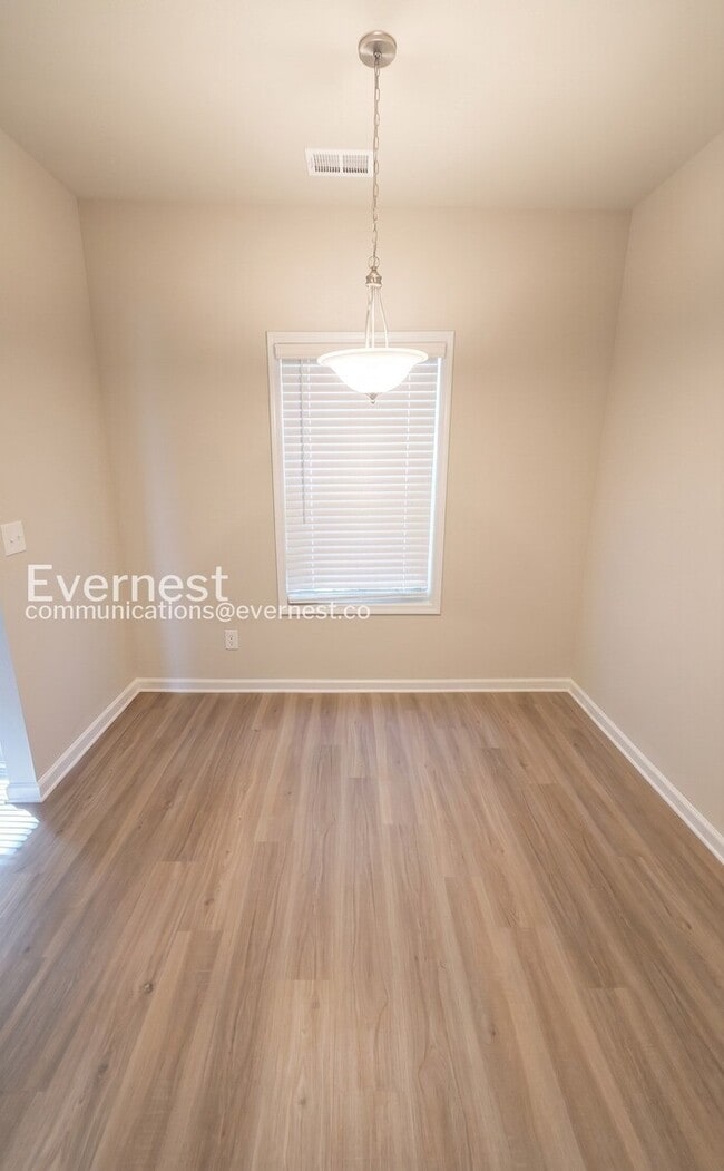 Building Photo - 133 Culver St