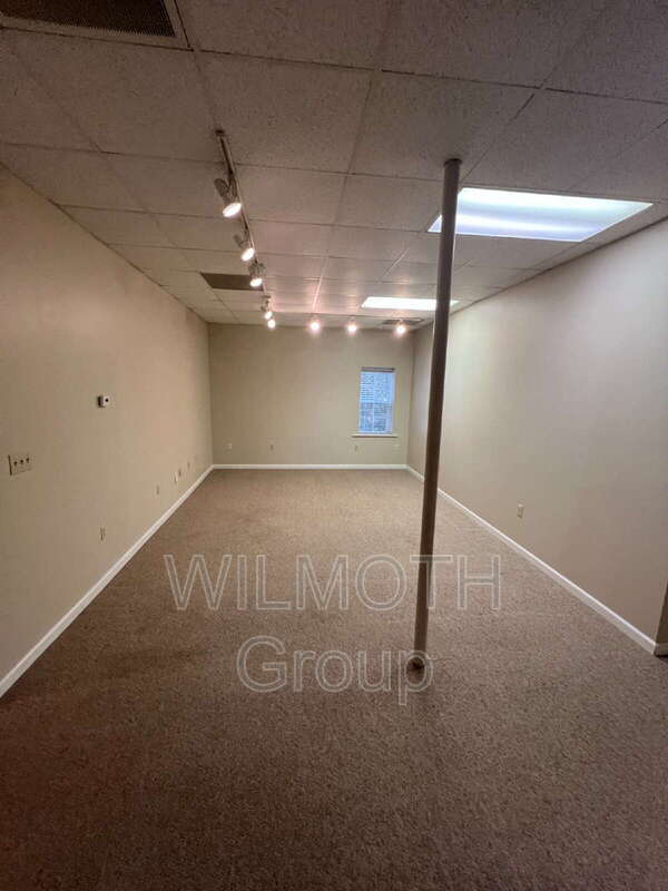 Building Photo - 105 N Main St