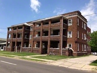 Primary Photo - West End Place Apartments