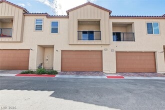 Building Photo - 2549 Venetia Pointe St