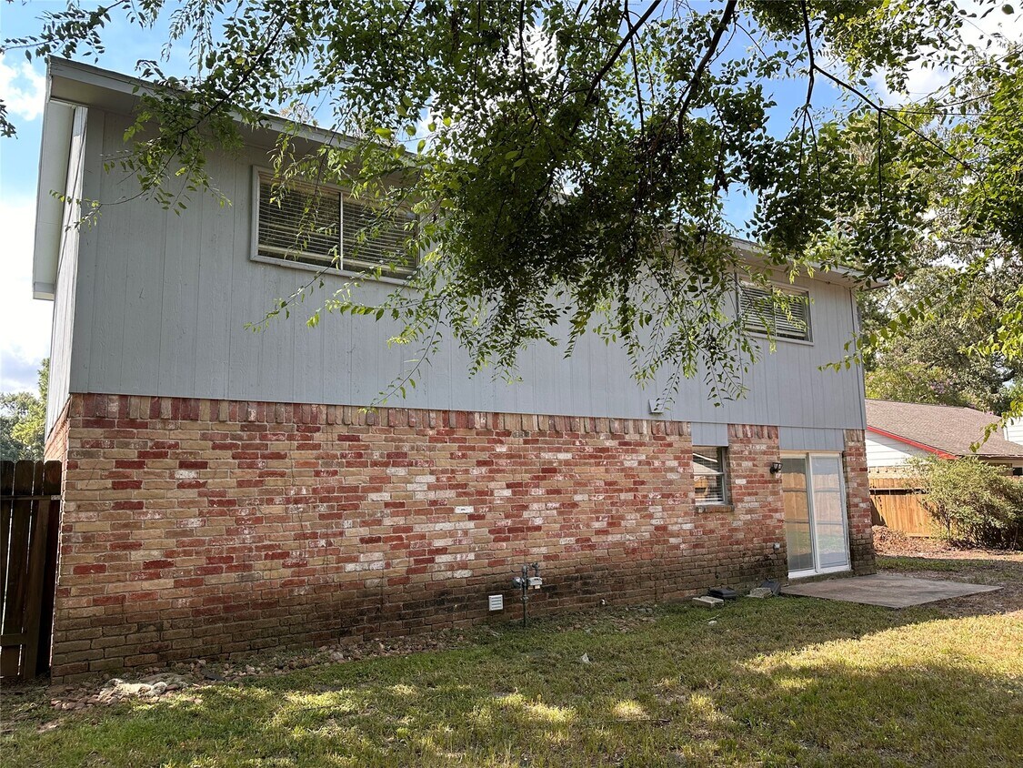 Foto del edificio - 3323 Brookdale Dr