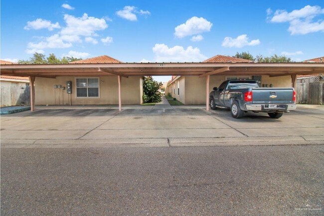 Building Photo - 2405 Redbud Ave