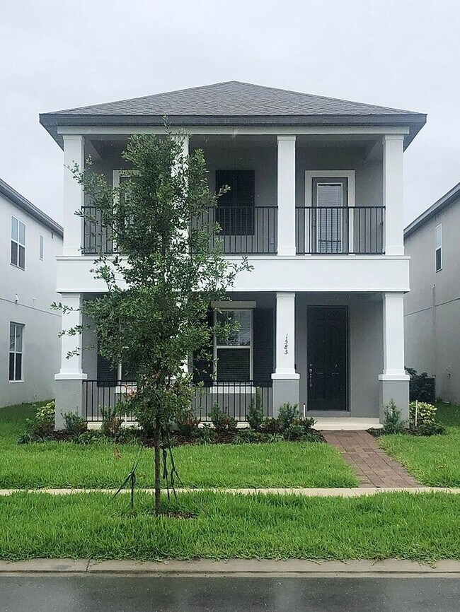 Foto del edificio - Beautiful 3/2.5 Newly Appointed Home with ...