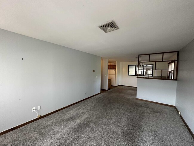 Foto del edificio - 216 WEST Rd