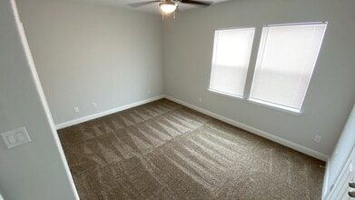 Building Photo - 5225 E Houston Rd
