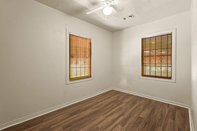 Building Photo - 2315 Leffingwell St