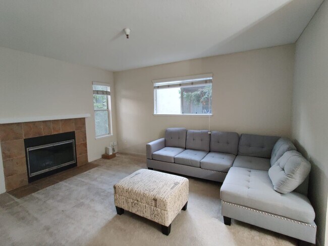 Building Photo - 2991 Santos Ln