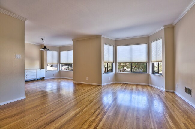 Photo - Spacious Two Bedroom Condo in Potrero Hill...
