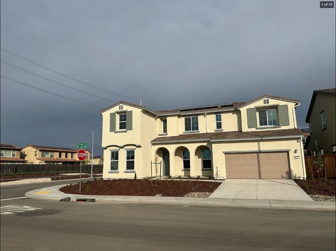 Foto principal - 3495 Onslow St