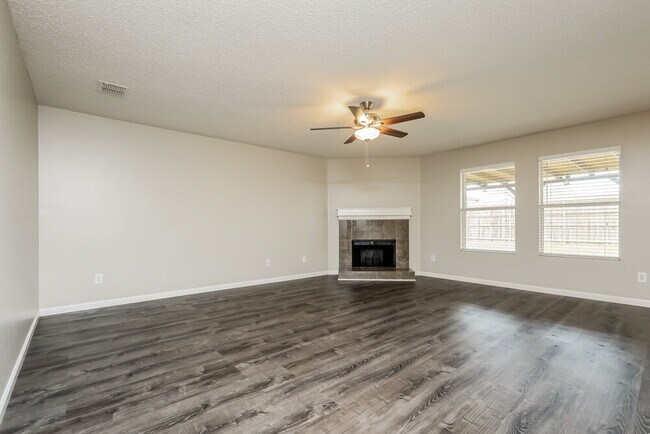 Foto del edificio - 1704 Chesterwood Dr