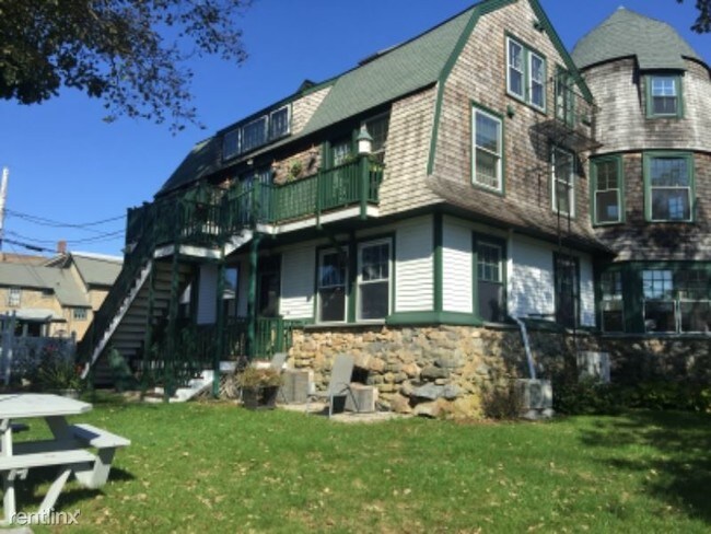 Foto del edificio - 1 br, 1 bath Condo - 20 Rodman  St 2 Unit 2