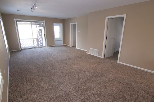 Foto del edificio - 1020 Helen St NE