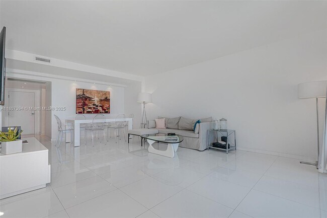 Foto del edificio - 2301 Collins Ave