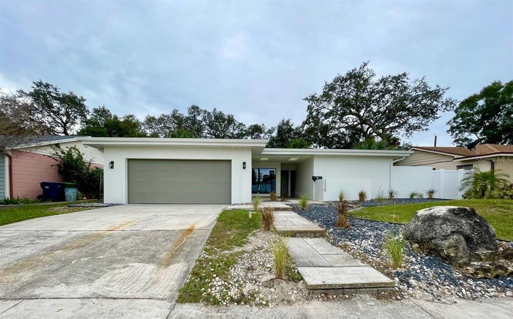 Foto principal - 2328 Fern Pl