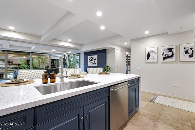Building Photo - 7151 E Rancho Vista Dr