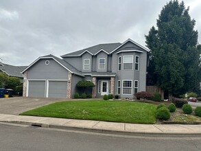 Building Photo - 483 Yellowstone Dr S
