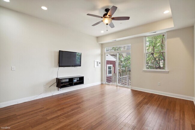 Foto del edificio - 3 br, 3 bath Duplex - 1832 W MONTGOMERY AV...